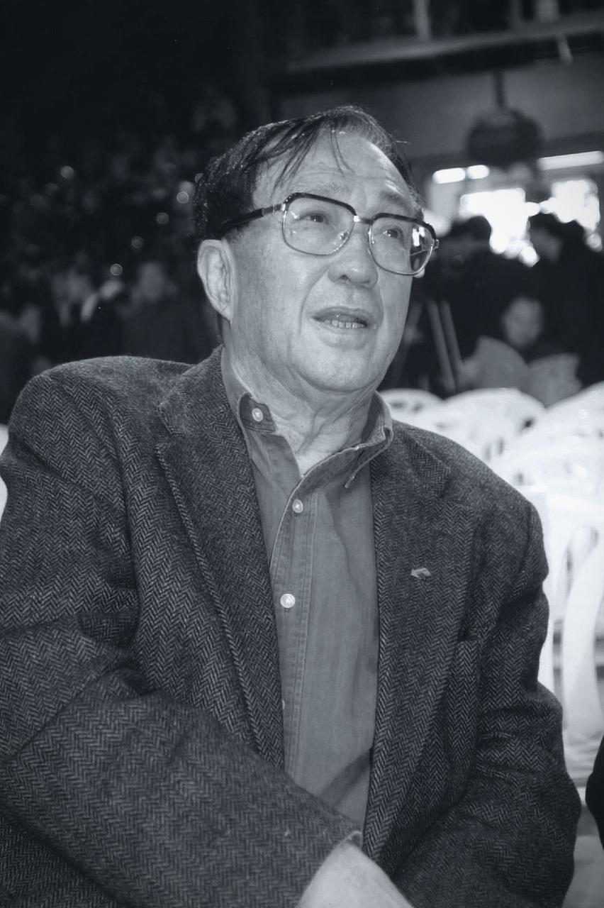 谢晋一家六口尽数离世，一代名导的人生藏满难言心酸
 
谢晋一家六口已经全部离开人