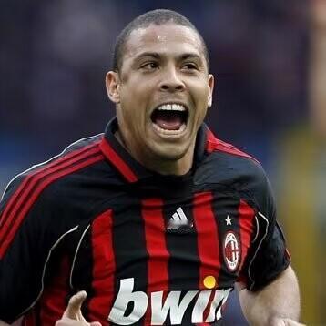 为什么大罗没能被称为球王?
这是个伪命题，在很多球迷眼中他就是球王，球王不是说看