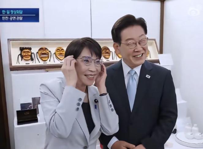 5月19号下午，一场荒诞到让人脚趾抓地的外交场面，毫无征兆地在韩国安东上演了。当