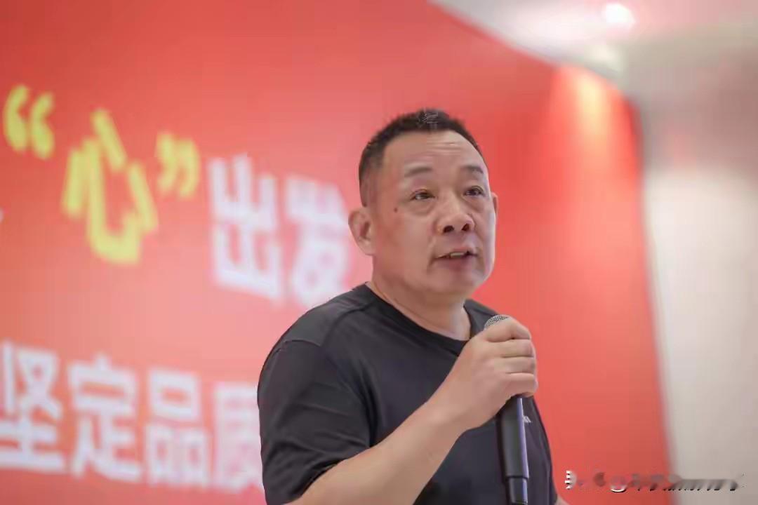 于东来还是要退休了！
于东来老家 来于东来 于东来旅行日记 于东来遛红薯 东来于