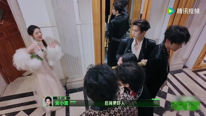 不知道什么时候开始，周柯宇从被保护的人变成了保护别人的人。开推团害怕被贴脸，他挺