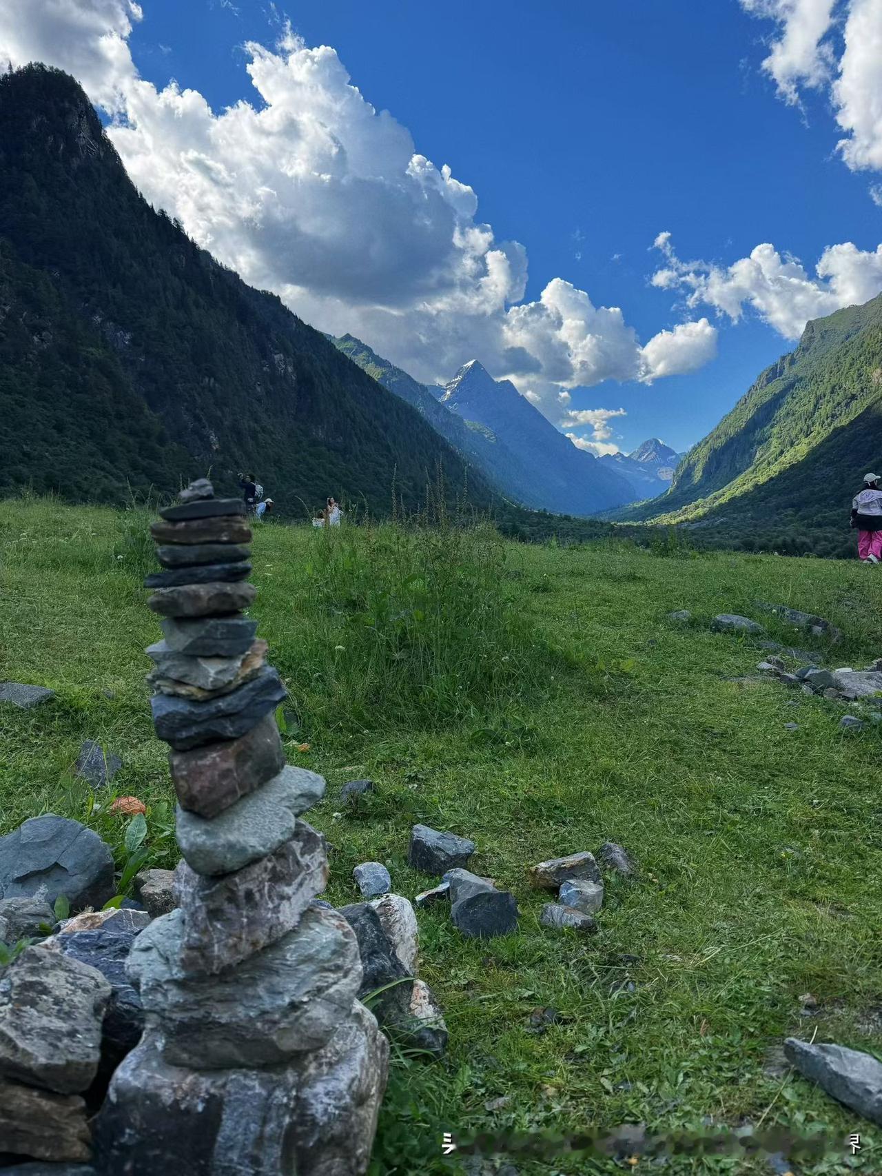 分享一组朋友去西藏旅游拍摄的当地风景。