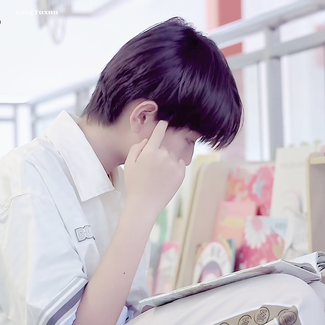 #王橹杰[超话]#💤#王橹杰 未来可期##王橹杰 动人心弦 温雅歌担#这两张我