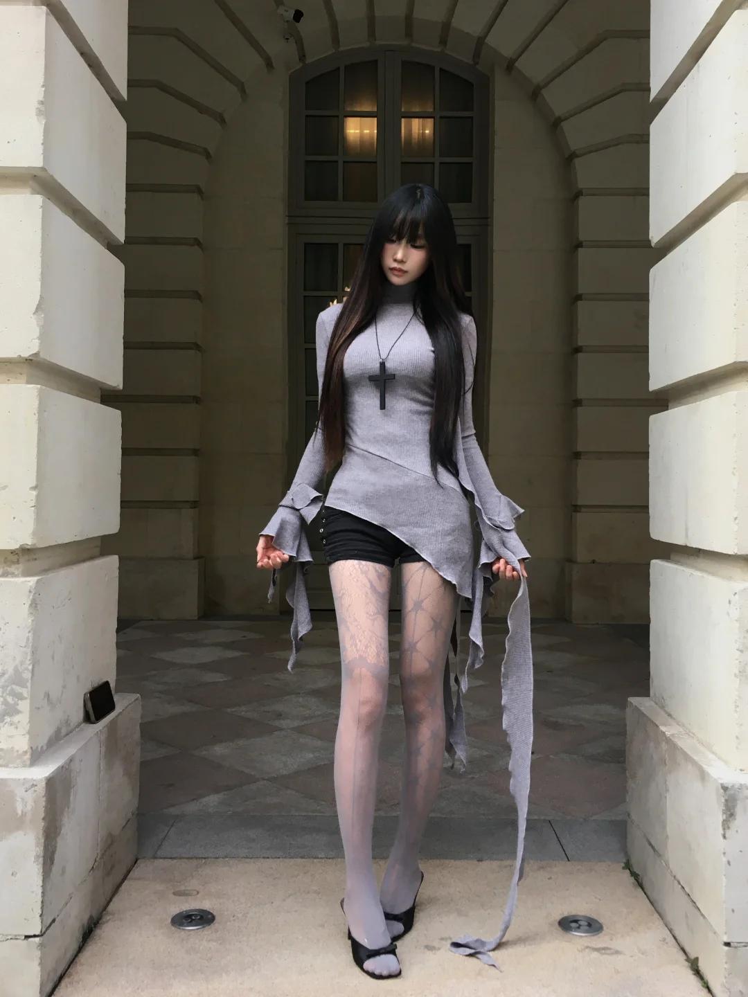 肉腿搭配灰色最温柔了吧