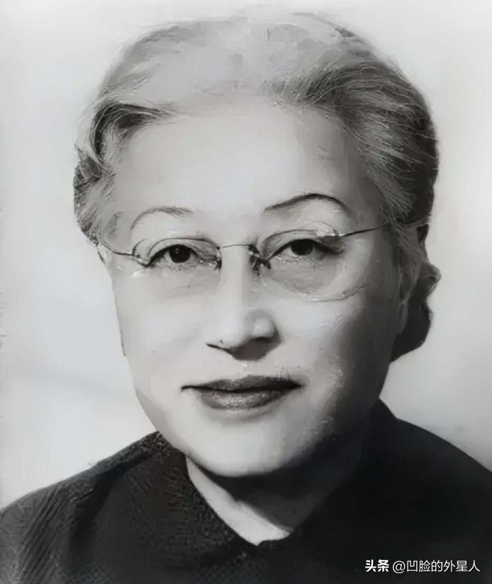 1971年，84岁的蒋介石收到了前妻陈洁如的遗书，书信中寥寥数语，道尽了这个女人