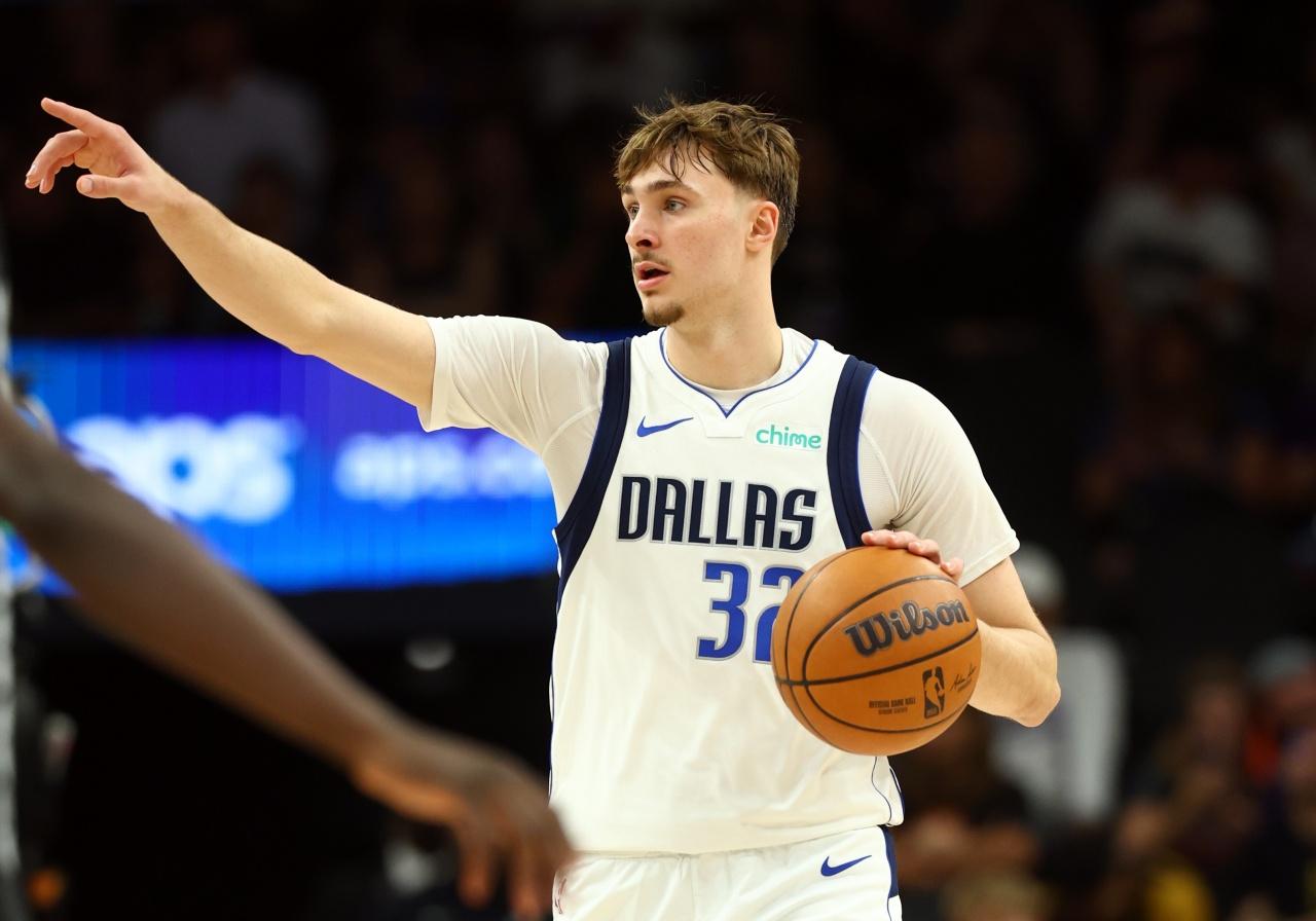NBA状元最佳新秀弗拉格社媒晒靓照同女朋友出游！金通玉女篮球🏀伉俪呀！
   