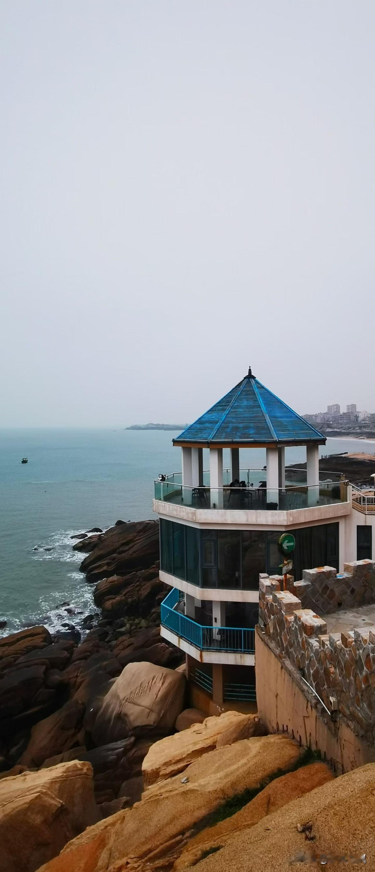 【小对联】
上：海外；
下：……？