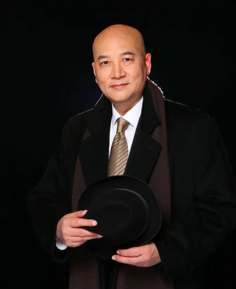 迟重瑞没蹭热点，也没带货，只是安静地把唐僧演成了人生。
他不靠流量吃饭，却把紫