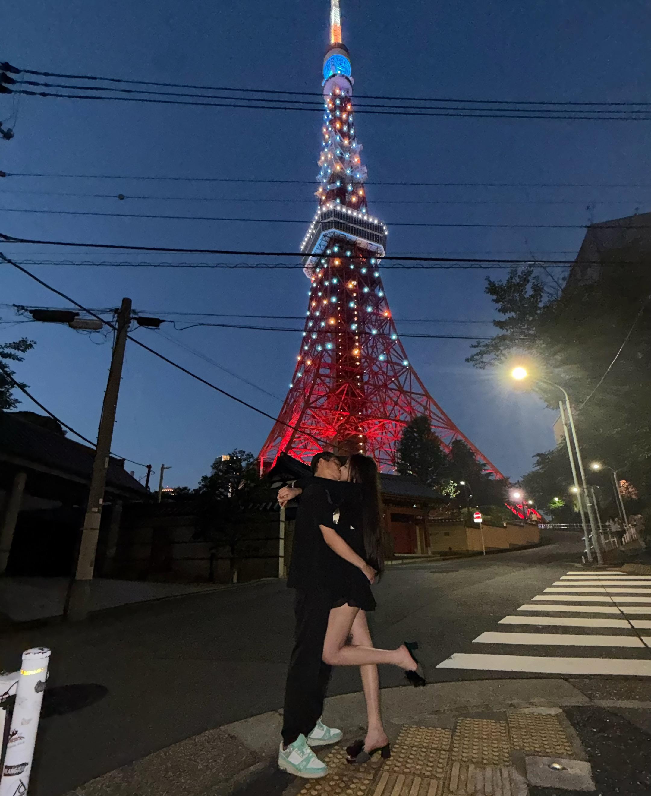 kiss in tokyo