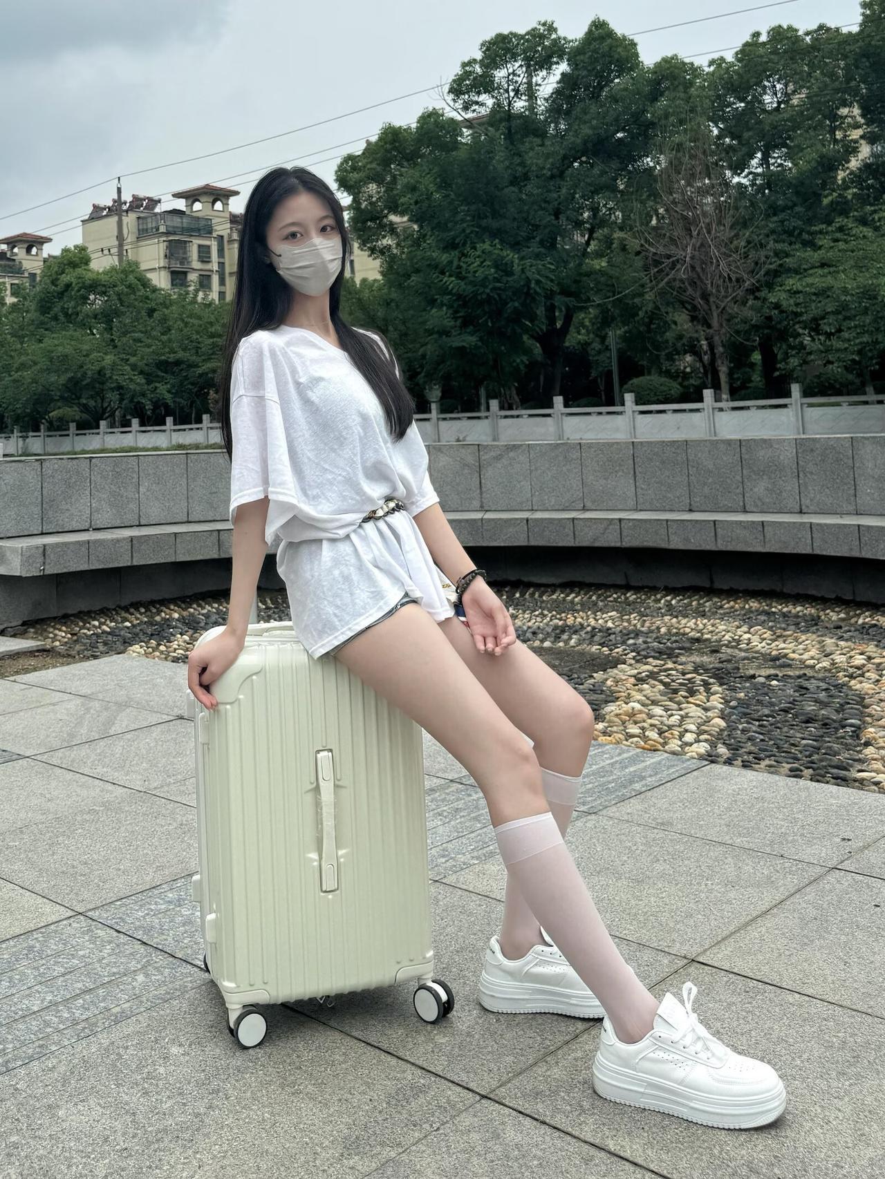 你会花十几万块钱买一只包包吗?
有人说值！毕竟爱马仕铂金包年均涨幅14.2%，比