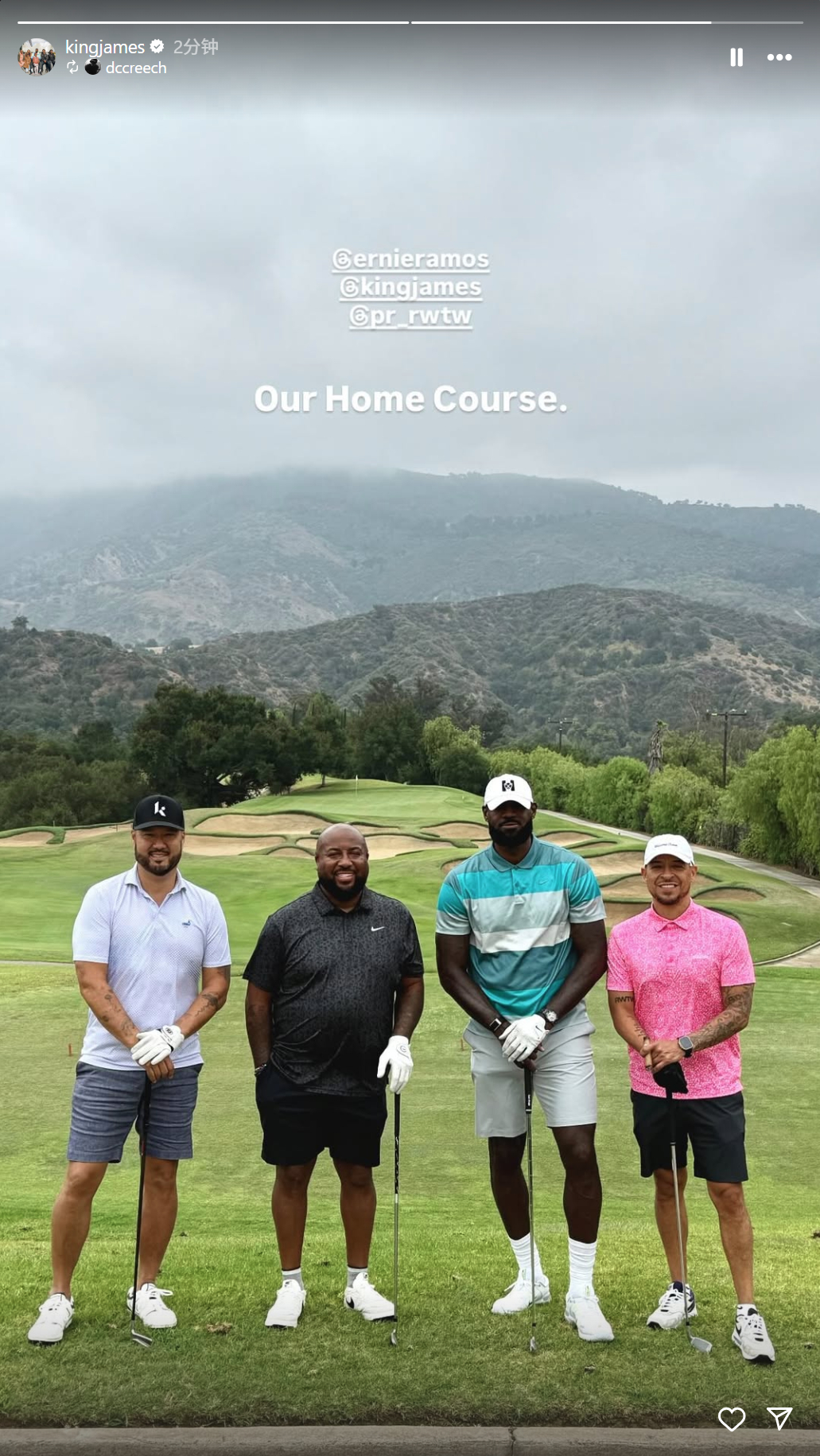詹姆斯与几位好友继续打高尔夫🏌️‍♂️​​​⛳️下个月来中国的话敢不敢秀一下高