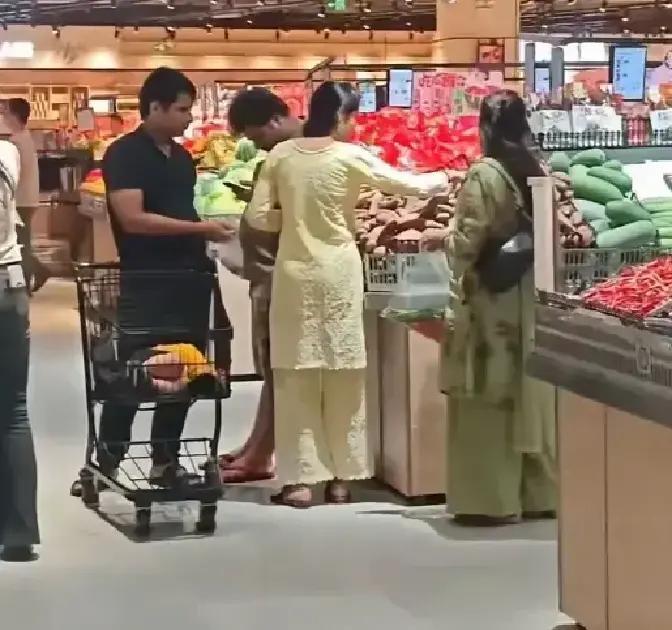 就在刚刚
 
民航方面突然宣布了：冬春航季国际航班安排已发布，公开时刻表显示中印