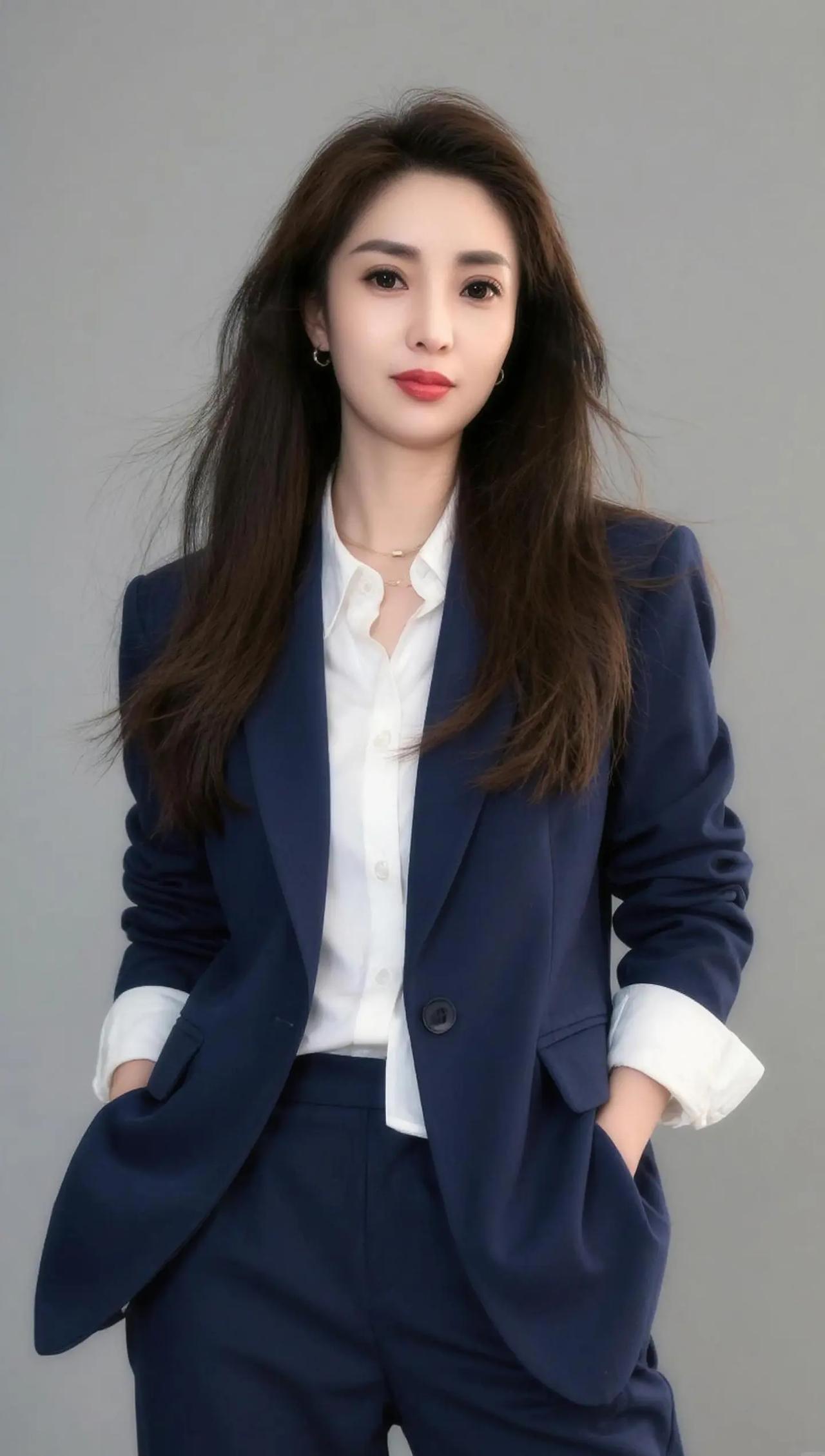 你忙时，我不添乱，你想我时，我一直在，我这一生只求你平安，我心安，你愿意，我值得