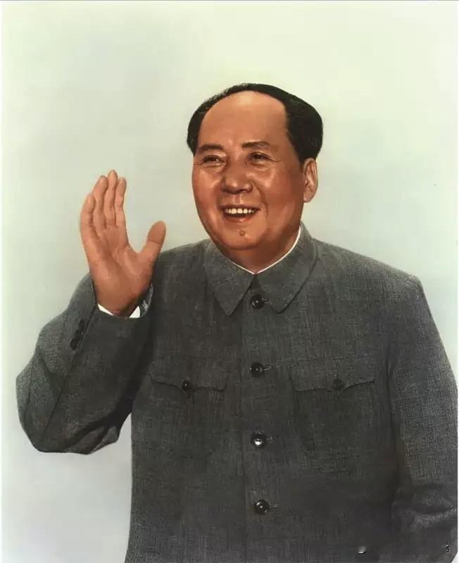 毛爷爷一辈子把百姓放在心上，将家国天下装在胸中，为了国家独立、民族解放和人民幸福