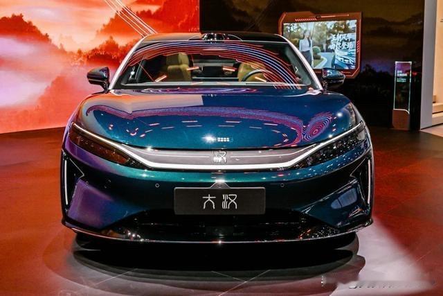 2026年7月国产车企销量前十：

1. 比亚迪：410612辆

2. 吉利汽