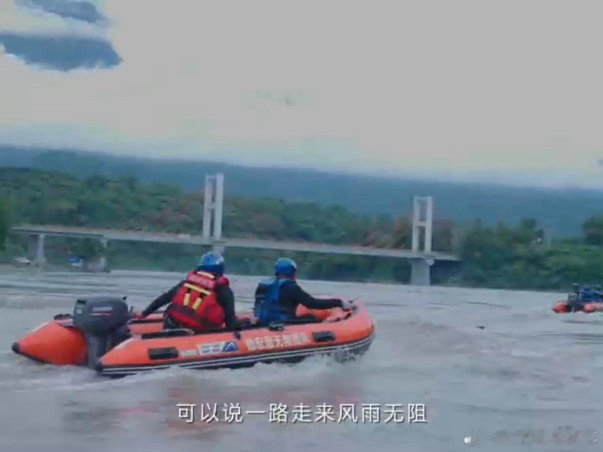 每年超1000次救援背后的故事硬核之王30米峭壁绳索降落国际救援都能看到他们的身
