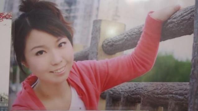 2012年，30岁医学女博士怀孕后瘫痪在床，住院期间丈夫悉心照顾。不料在生下儿子