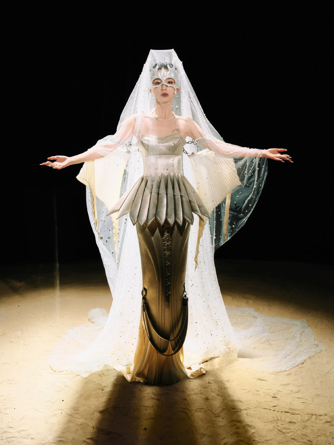 周也中世纪战士谁给周也选的裙子 谁给周也选的裙子 