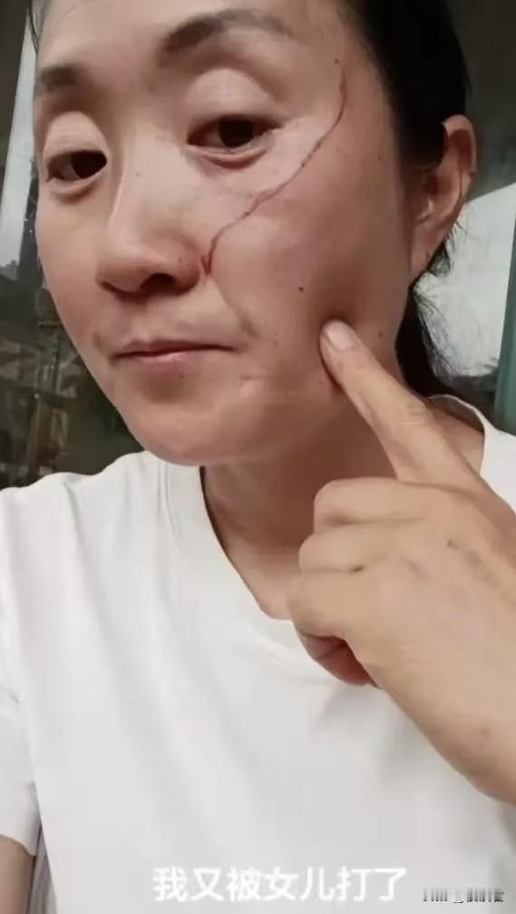 “十几年养育之恩，竟落得个如此下场？”高考刚结束，一位妈妈想给女儿做顿好吃的，不