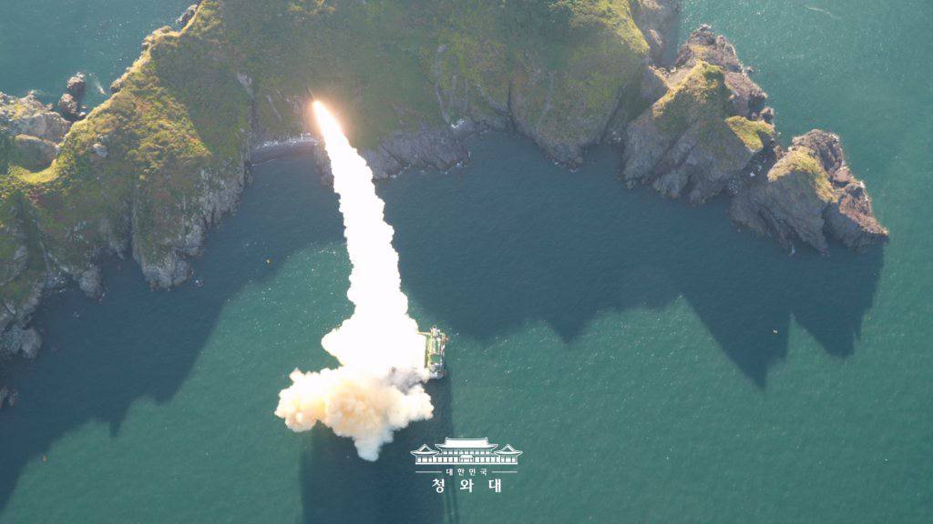 10月10日，韩国国防技术院测试了一种高超音速滑翔导弹。韩国方面报告称，该滑翔飞