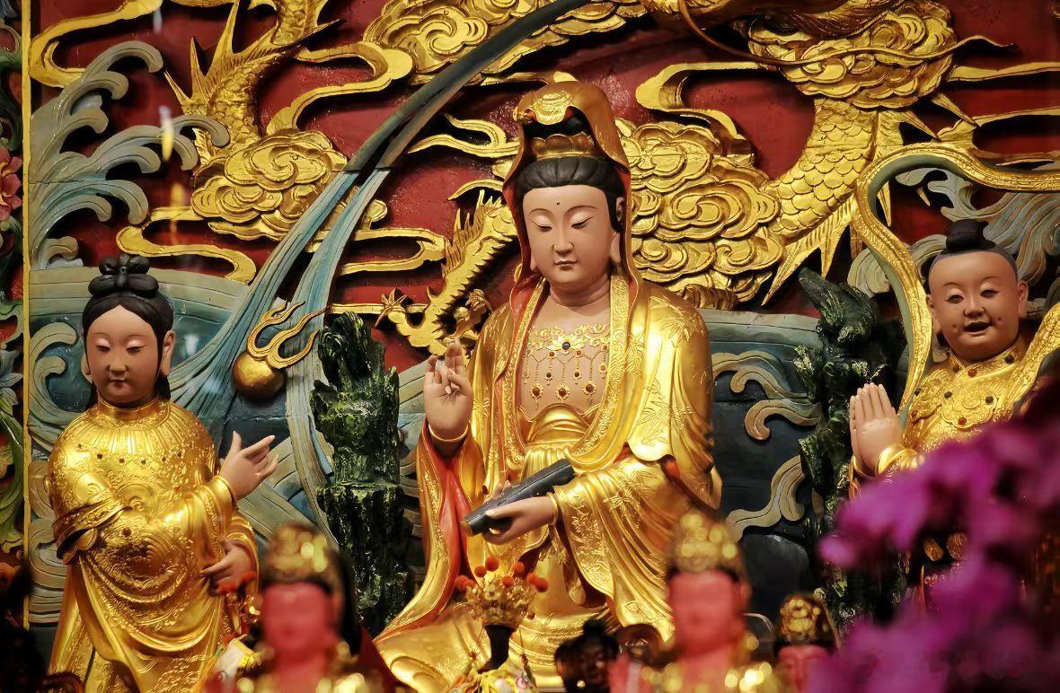 人生，不过是一场匆忙的旅行，你路过我，我路过你，然后各自前行。 有些人，注定只是