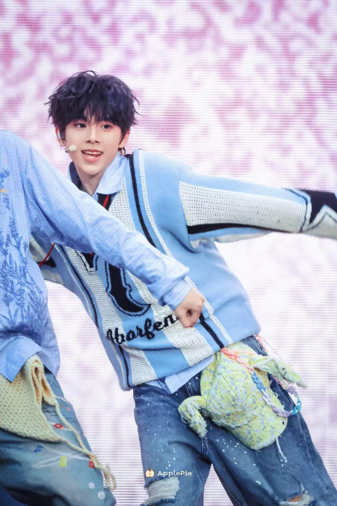 救命！陈思罕这波卷毛小狗妆造也太绝了吧！适配度直接100昏100昏，少年感都要从