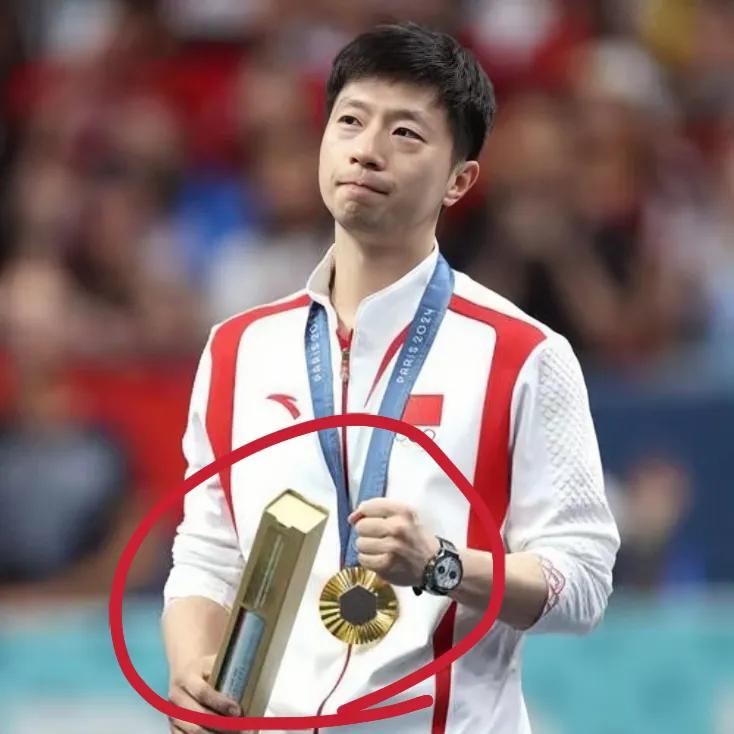 马龙当上乒协副主席，这成绩把王励勤都甩开一大截！ 

看看这两位乒坛名将的数据对