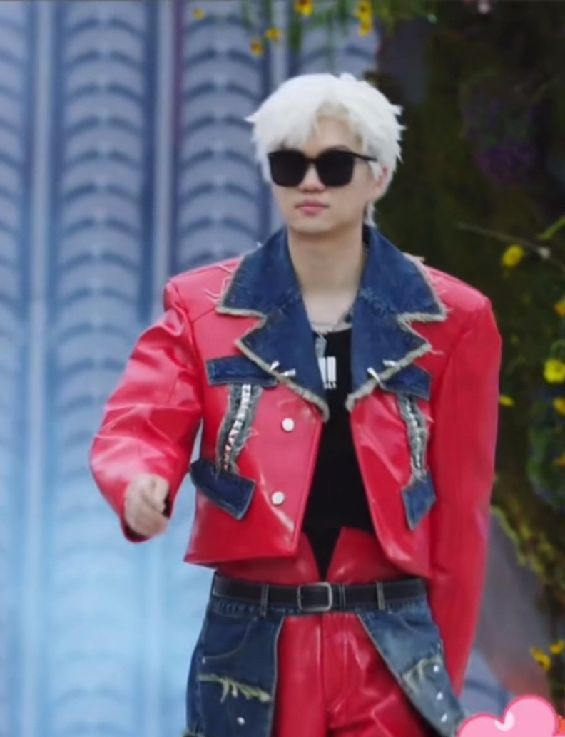 这还是我认识的李飞吗李飞要走颜值路线了吗ber这位白发帅哥你是哪位？！这还是我认