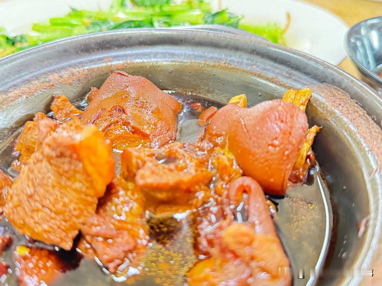 最近已经到马来西亚了，视频更新有点慢，巴厘岛视频还没剪出来，最近确实在外面的世家