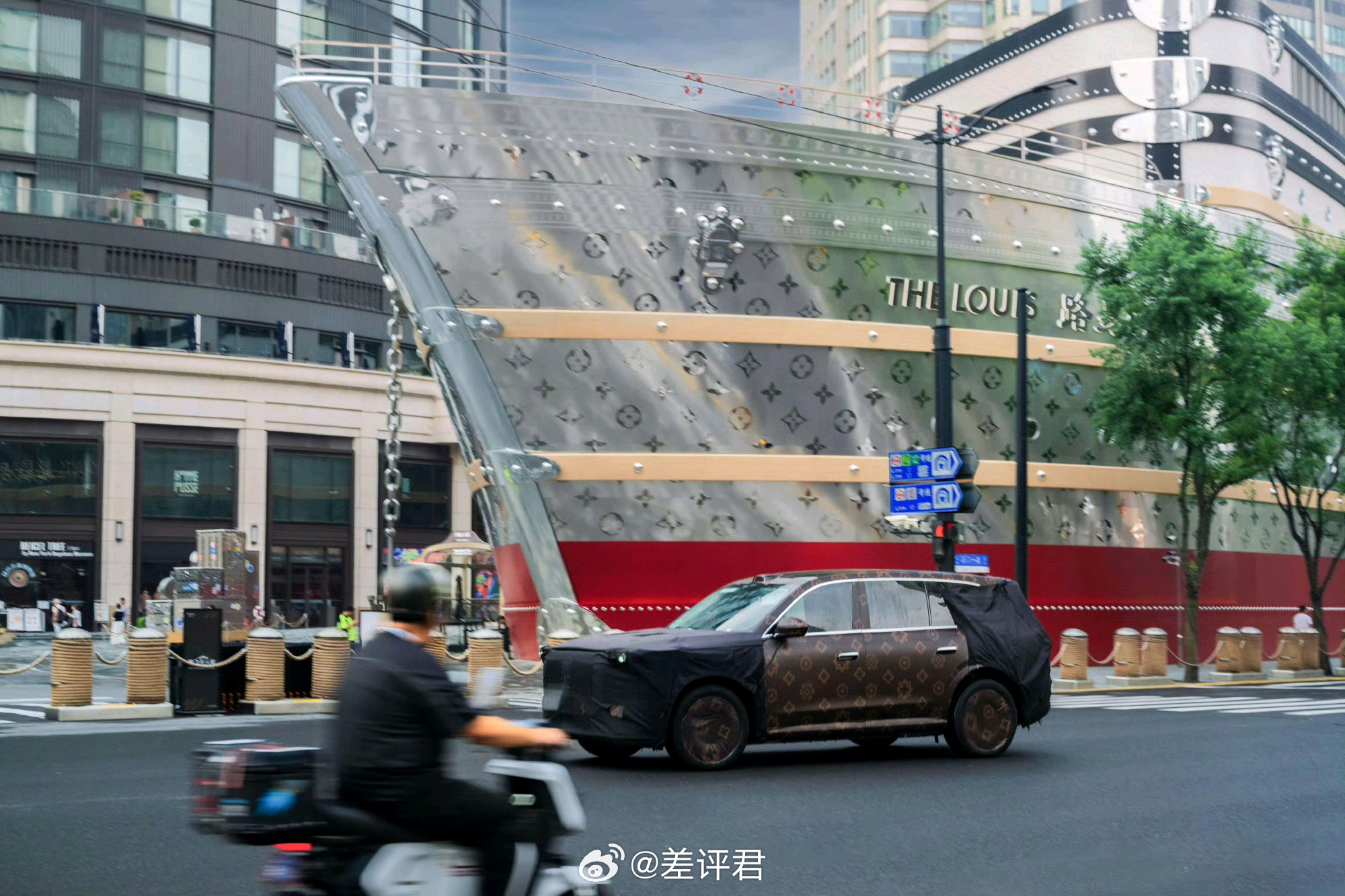#差评说车# 说好的尊界SUV呢？整半天原来是岚图的大SUV啊，岚图CEO卢放已