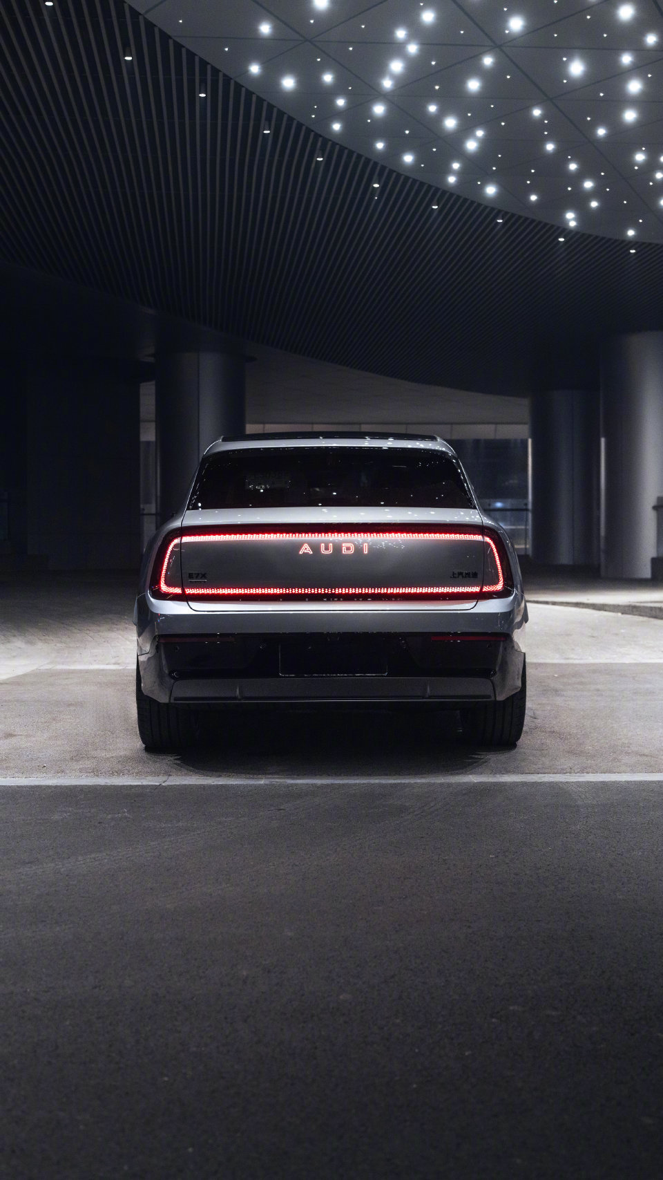 奥迪登顶亚洲山脊赛道最速SUV奥迪E7这次山脊刷圈，真给我看燃了。1分47秒93