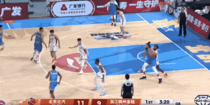 CBA北京北汽对阵浙江开局暴走，六记三分雨轰出24:14梦幻开局
 
3月25日