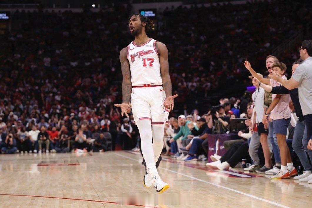 伊森谈此前外界的批评：“ 就我个人而言，我经历了一段艰难的时期。我以前从未真正像