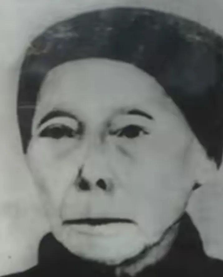 1933年，毛主席躲进一农妇家，谁料，敌人搜查时，农妇却说：“你们要找的人就是他