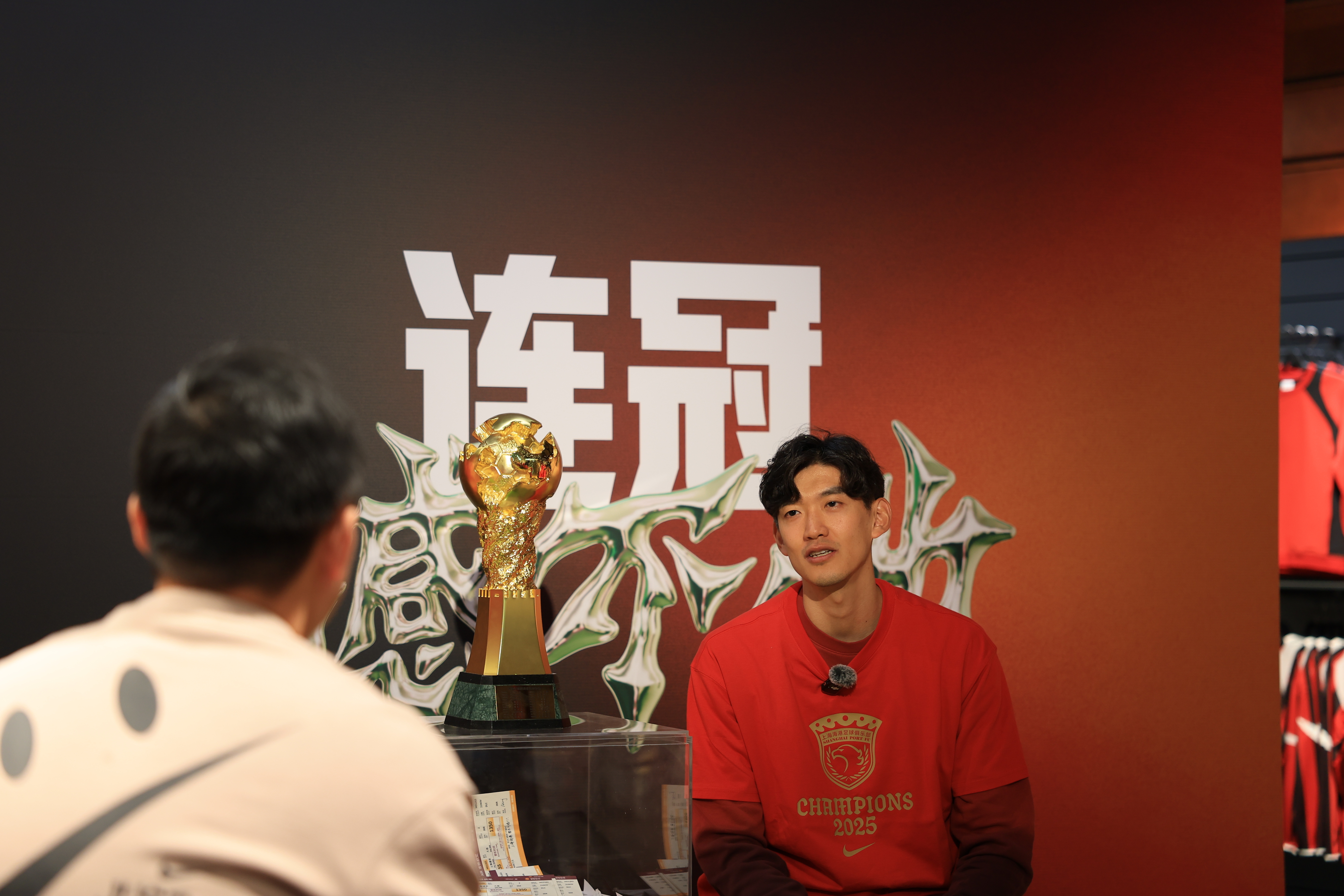 也是工作照了上海海港颜骏凌