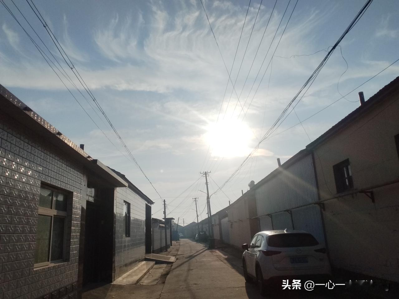 众友友早上好！
今天是9月4日星期五，日出时间5.42分，日落时间6.36分，白