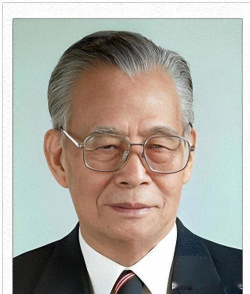 當年跟隨李宗仁回國的程思遠被安排了什麼工作？
程思远1965年随李宗仁回国后，被