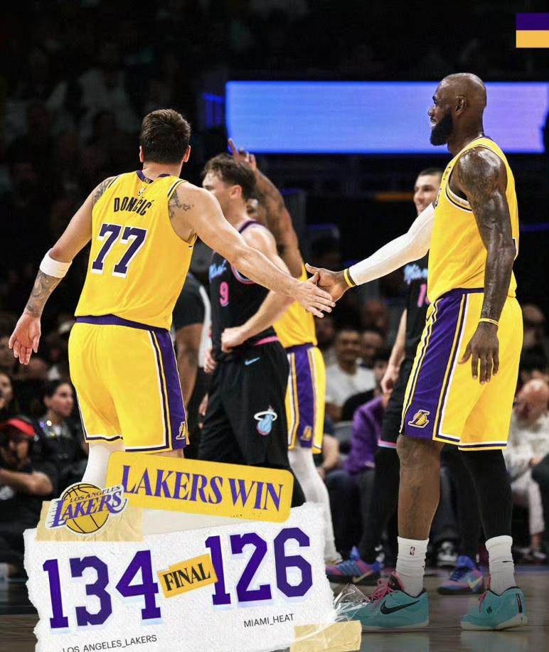 东契奇和詹姆斯联手太牛了！
NBA常规赛上，湖人对阵热火，
东契奇砍下单场60分