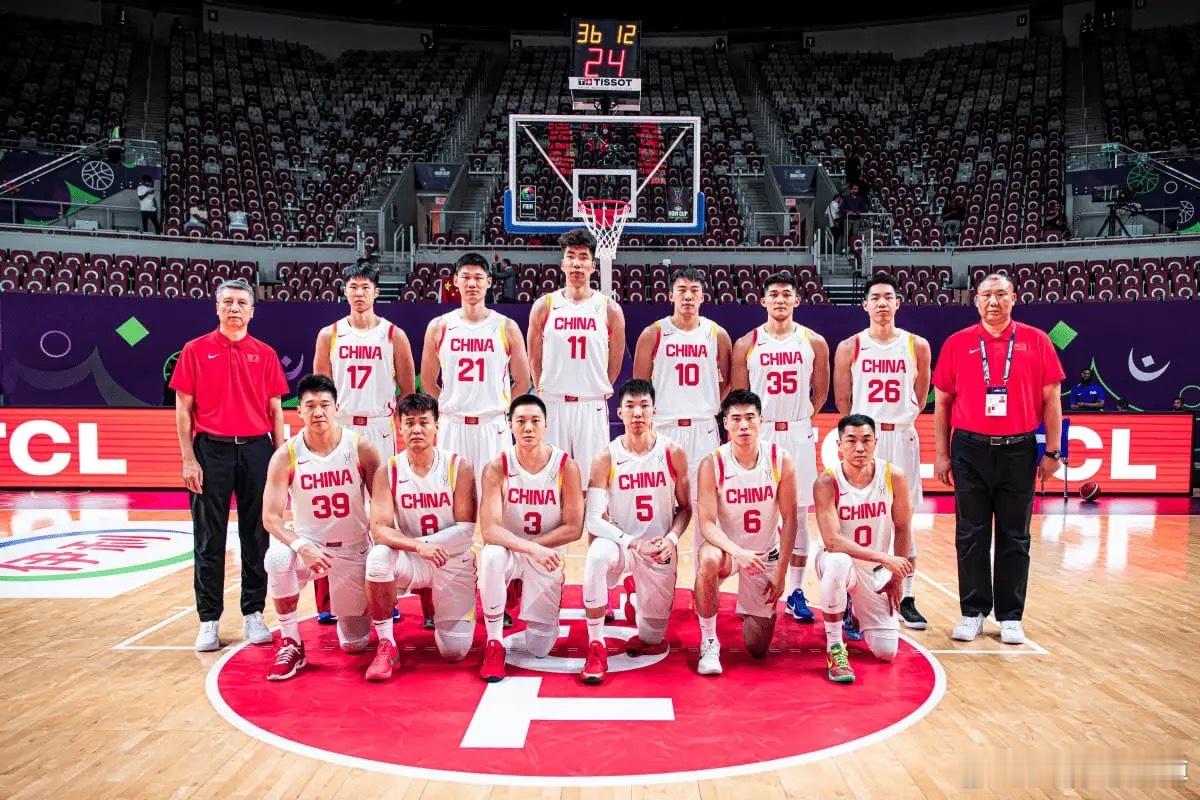中国男篮vs沙特男篮 熬夜看完亚洲杯小组赛Game1，中国男篮险胜沙特5分，有几