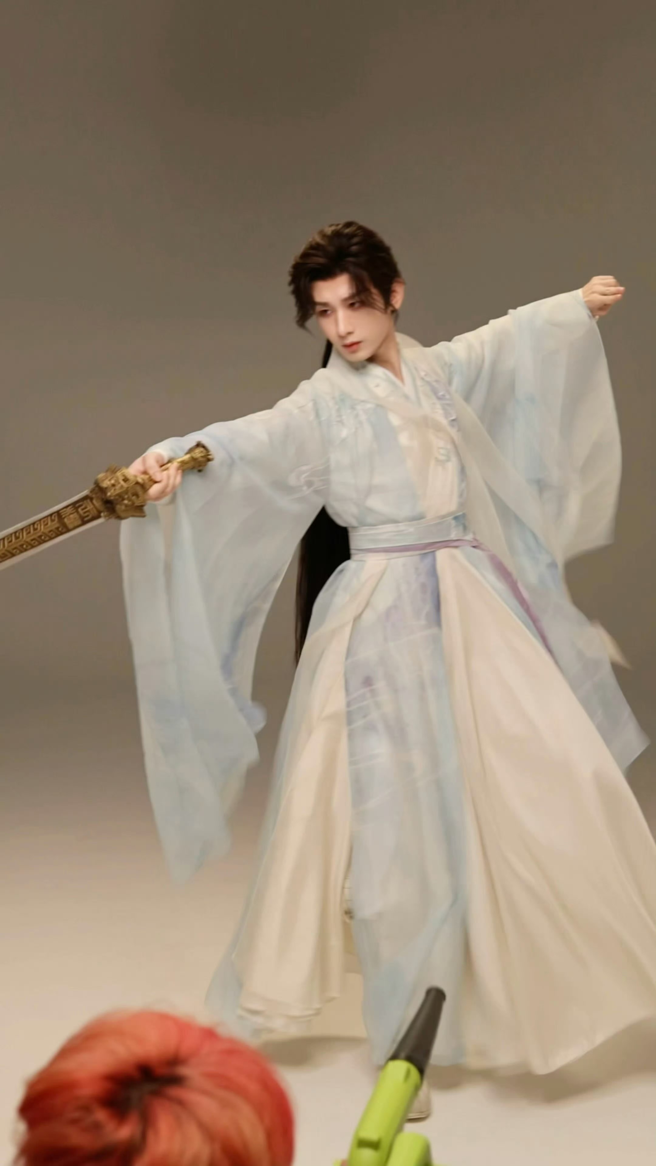 成毅天地剑心cy成毅王权富贵是大地春景而至的讯息酝酿一场收获的惊喜是瑞雪臻品散落