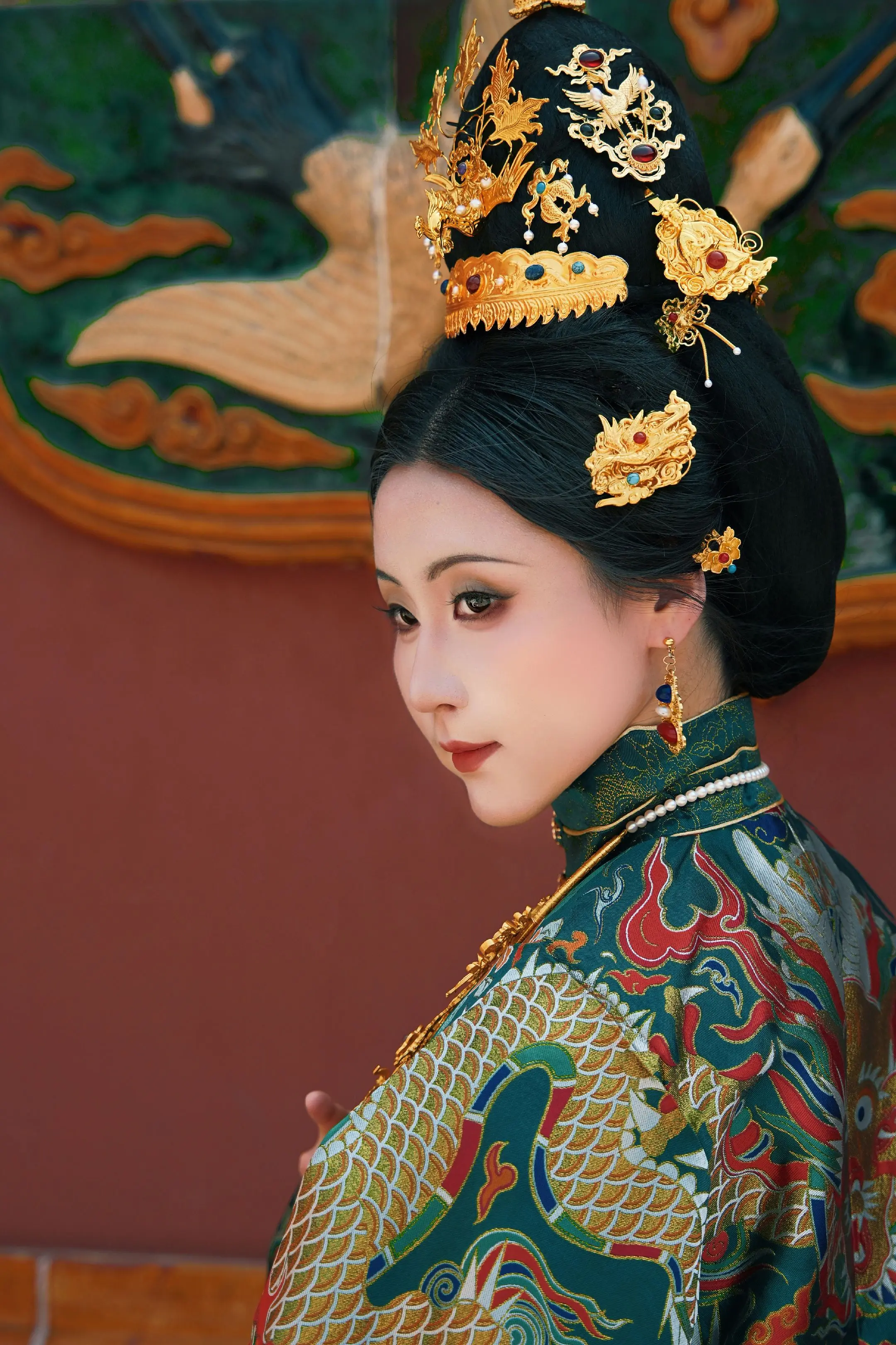 “观我旧往，同我仰春。”