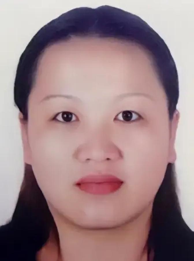 2000年，上海女子顾震芳私吞了92万巨额公款后，竟然怀着身孕连夜远逃泰国，为了