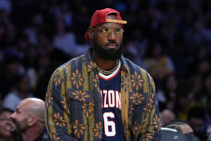 今天，NBA名宿皮尔斯和加内特在播客节目《KG: Certified》中谈到了詹