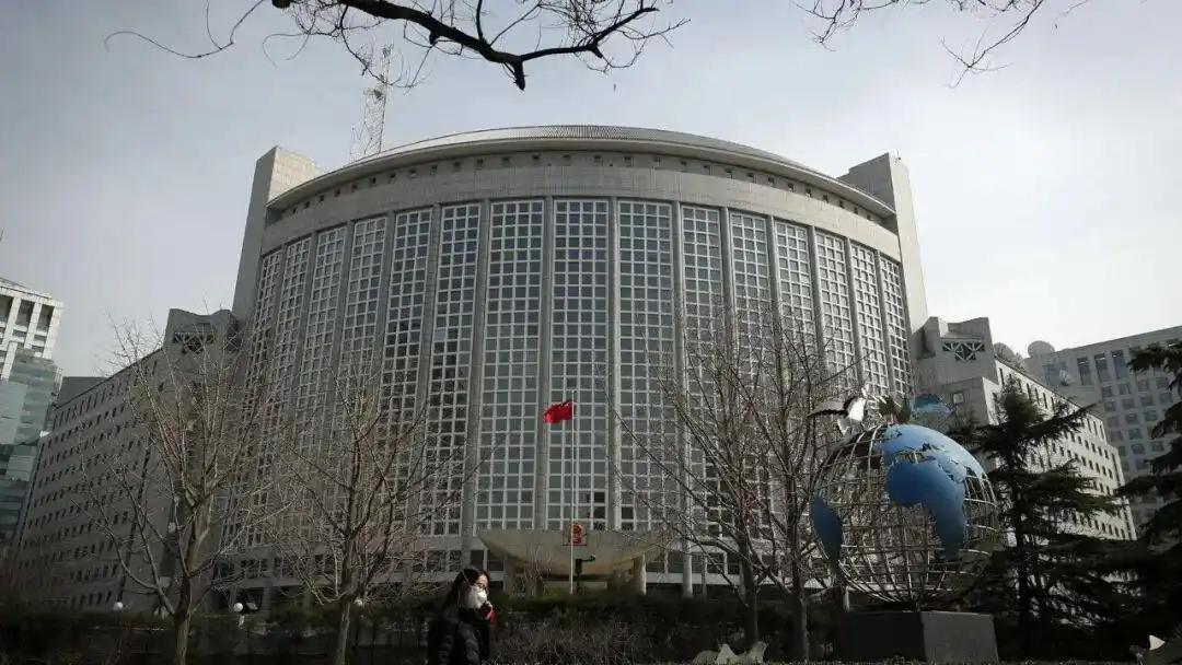 14国借南海仲裁案施压，中方一问直指日本双重标准
7月12日，美国、菲律宾、日本