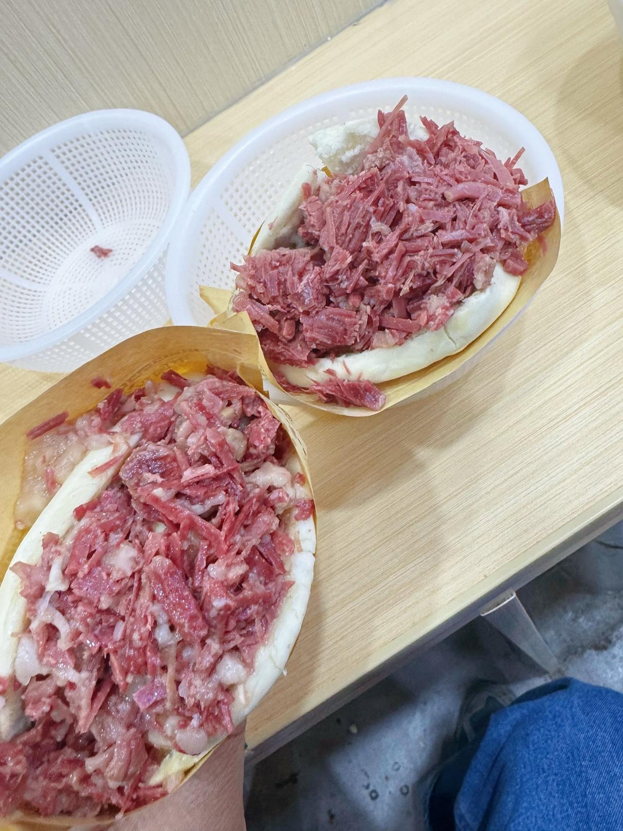 13块就这肉量，在西安没有对手吧？楼下那一家一直租不出去的铺子，终于开业了！开的