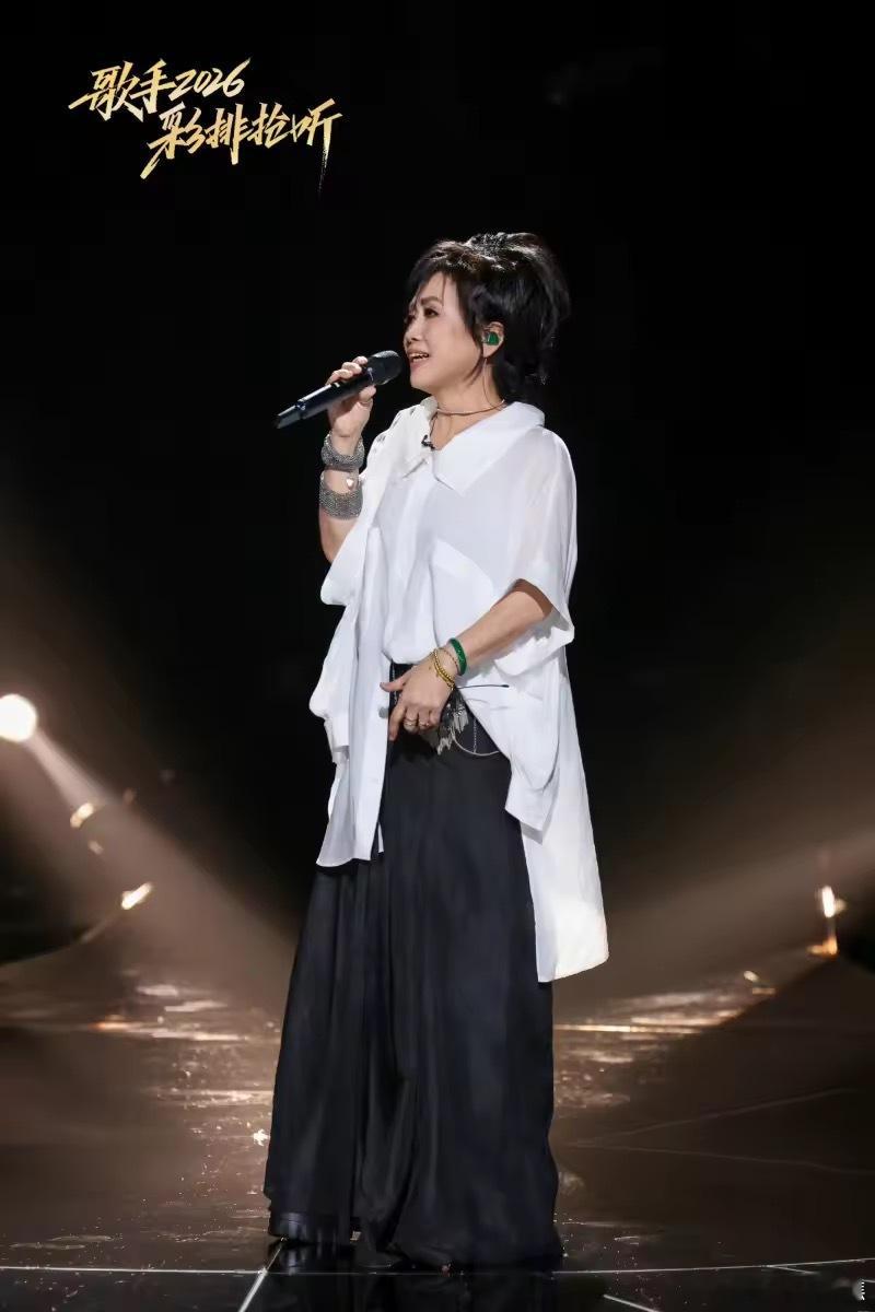齐豫 选曲太惊喜了！殿堂级歌手齐豫演绎流行情歌，高低音转换行云流水，舞台氛围感直