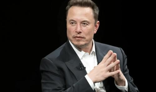 马斯克把话挑明了。他给全人类的饭碗，划了三条线。

第一条线，就在2026年底。