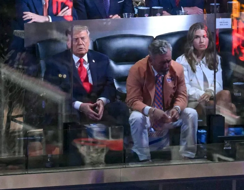 特朗普看nba总决赛睡着了 美国总统特朗普这场比赛也是来到了麦迪逊花园球场观看N