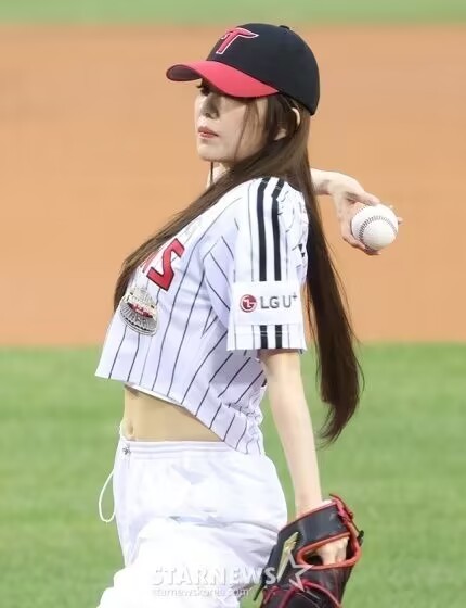 #裴珠泫开球#裴珠泫开球新闻图，美得特别安心的一款爱豆 ​​​