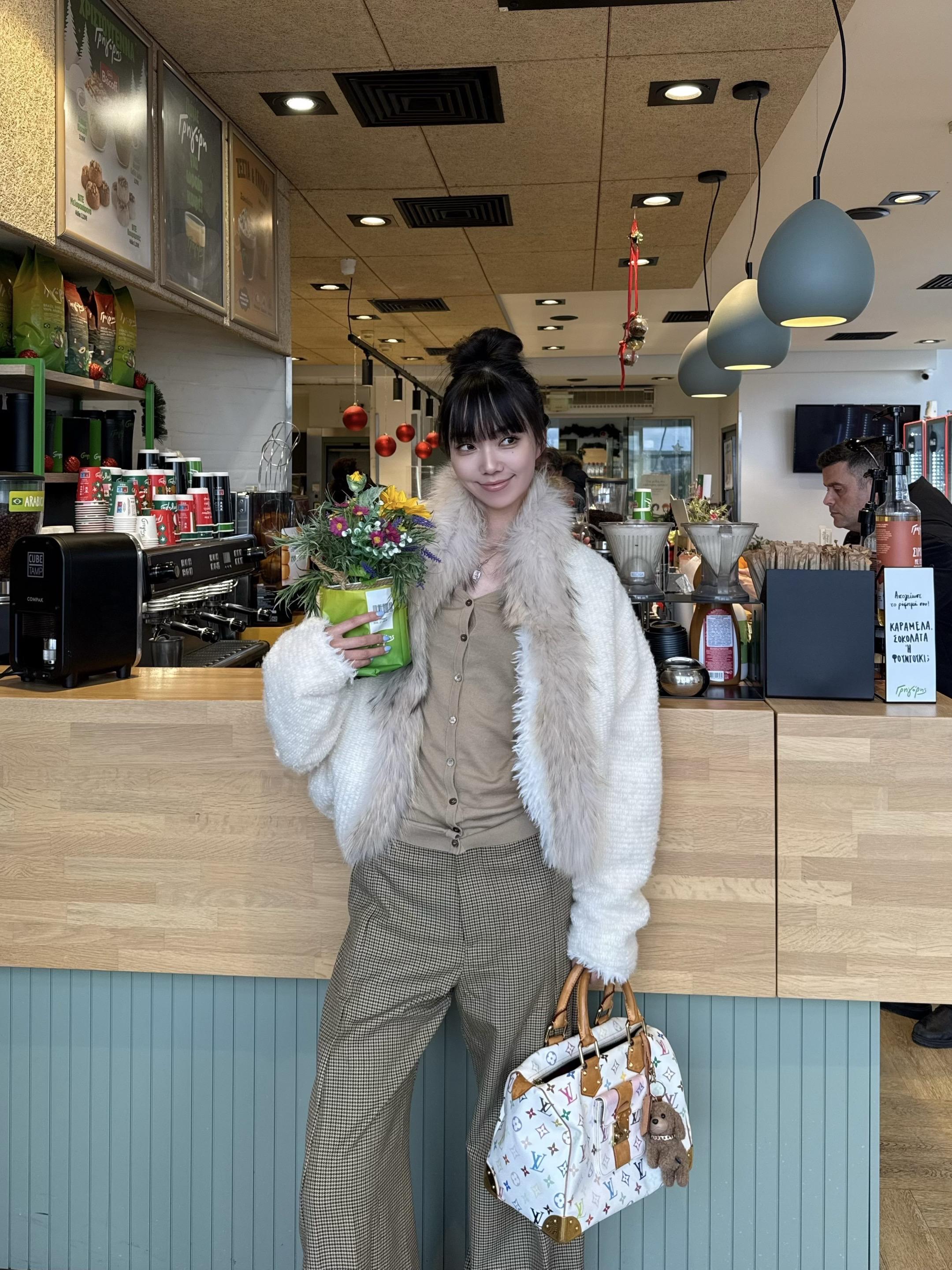 在雅典 在山下 在僻静小镇里